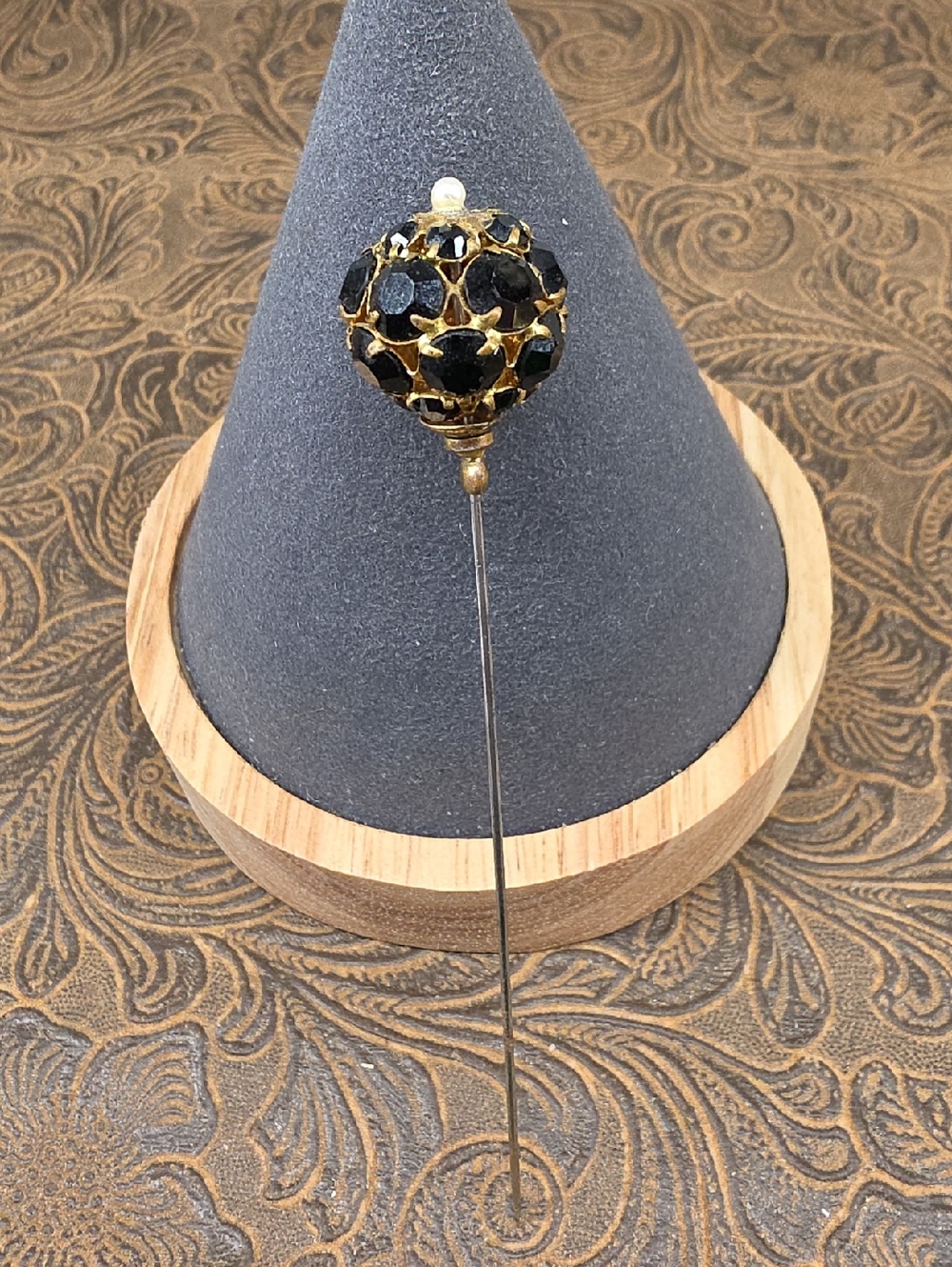 Vintage Faceted Garnet Red Black Gold Ball Pearl Stick Brooch Pin